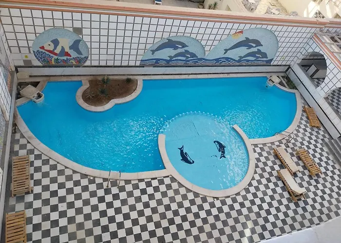 327صغيرة جميلة هادئة وسط المدينة *